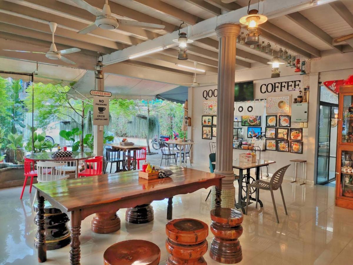 Qoo Hotel Buriram Bagian luar foto
