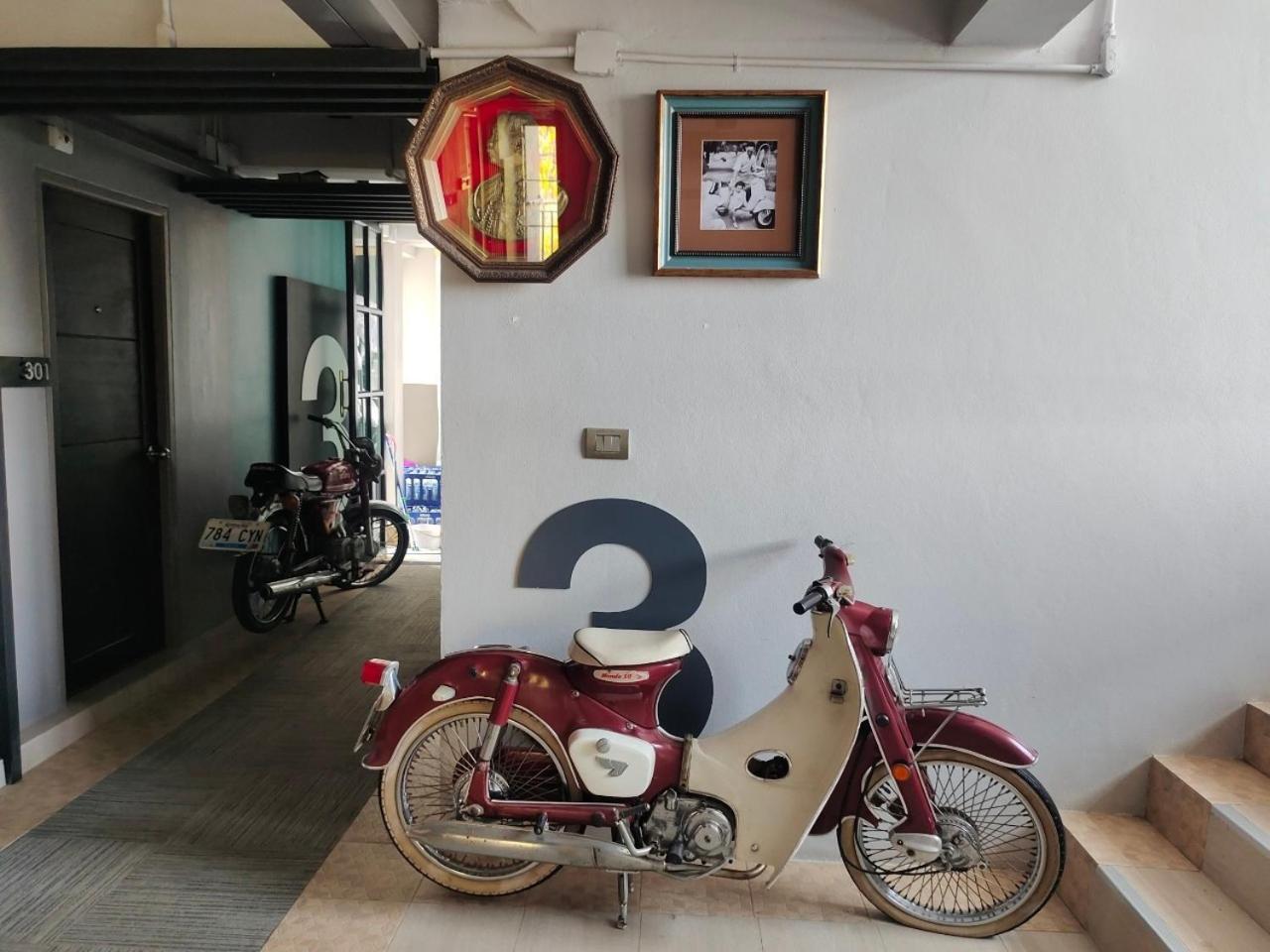 Qoo Hotel Buriram Bagian luar foto